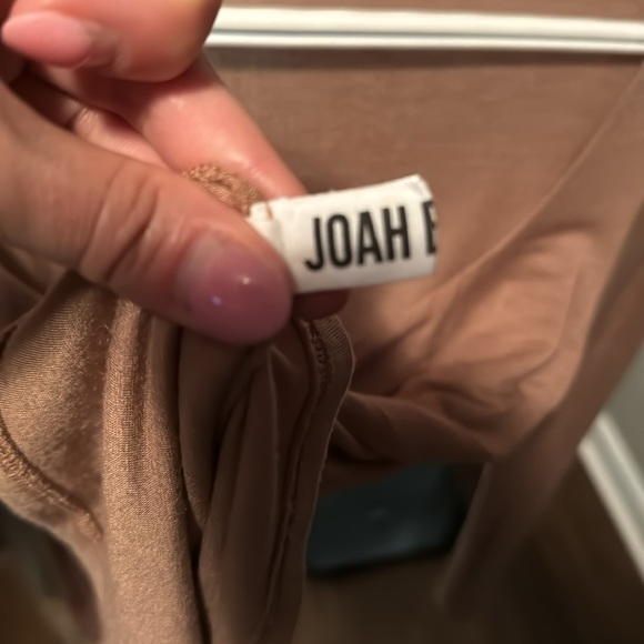 Joah Brown Cinched Long Sleeve Top - Picture 7 of 7